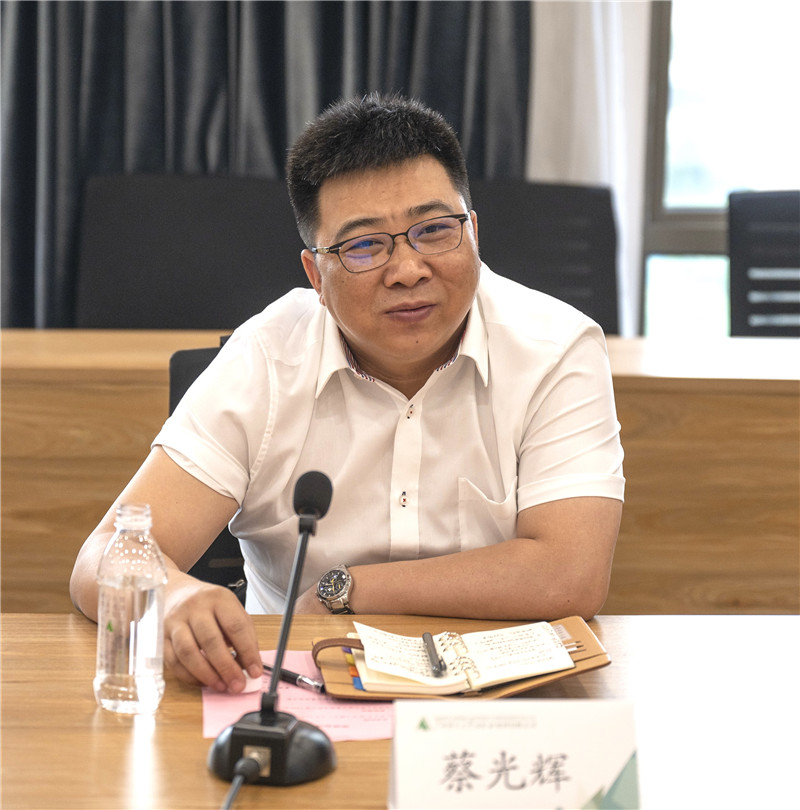 貴州出版集團(tuán)總經(jīng)理蔡光輝發(fā)言.jpg