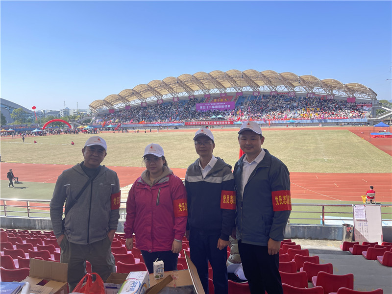 黨員志愿服務(wù)隊合影.jpg