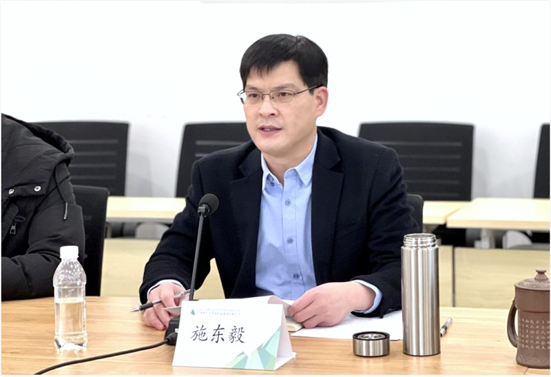 集團(tuán)公司黨委委員、副總裁副總裁施東毅編審致辭（鄒玉蘭 攝）.jpg