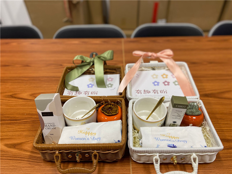 2.“社史社情及普法知識(shí)問(wèn)答”小禮品.jpg