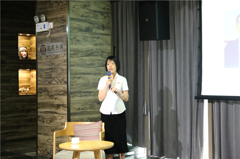 正大集團(tuán)桂林有限公司支部書記馬海鳳講述正大集團(tuán)發(fā)展歷程（攝：廖雨欣） (1).jpg