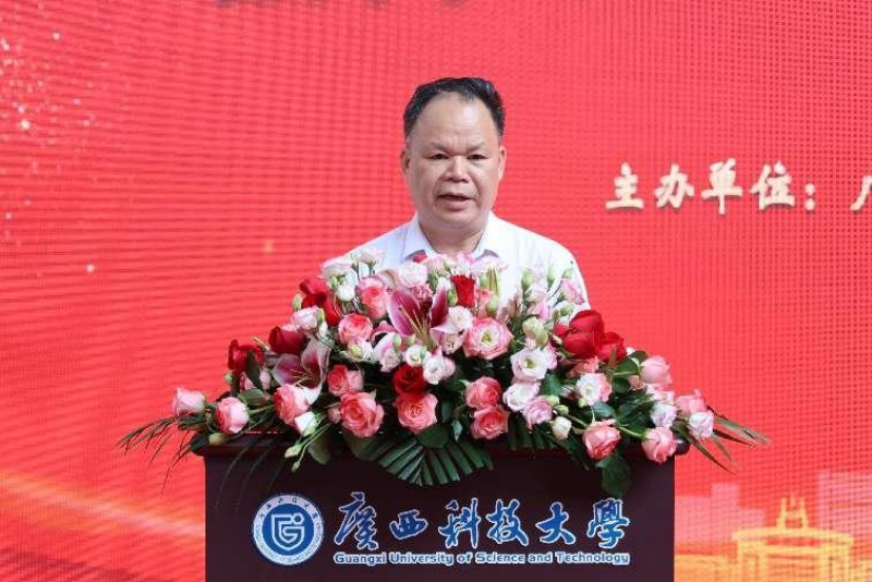 廣西師范大學(xué)出版社集團黨委書記、董事長黃軒莊講話（羅杰·攝）_副本.png