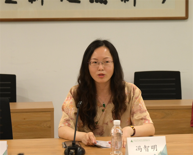 廣西師范大學(xué)文學(xué)院院長(zhǎng)馮智明發(fā)言.jpg
