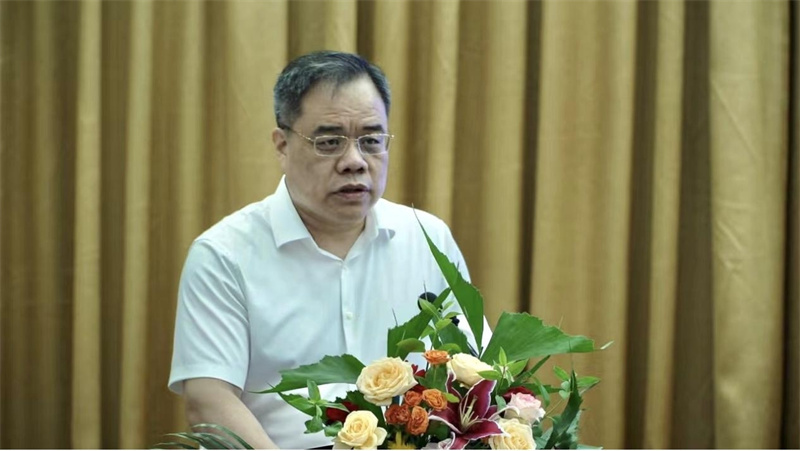 濟南出版有限責任公司黨委書記、董事長謝金嶺在開幕式上致辭.jpg