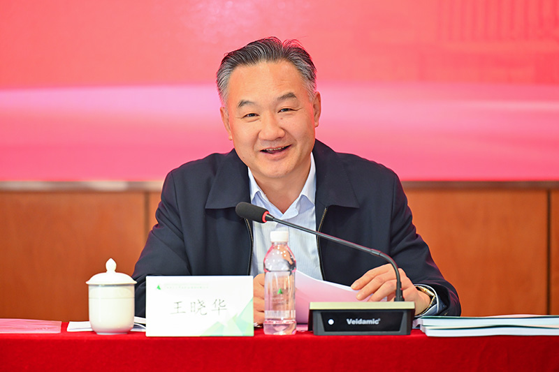 2.自治區(qū)黨委宣傳部副部長、自治區(qū)新聞出版局（版權(quán)局）局長，一級巡視員王曉華講話.jpg