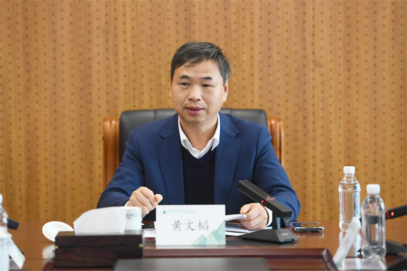 校黨委副書記黃文韜作講話（李顯楊攝）.jpg