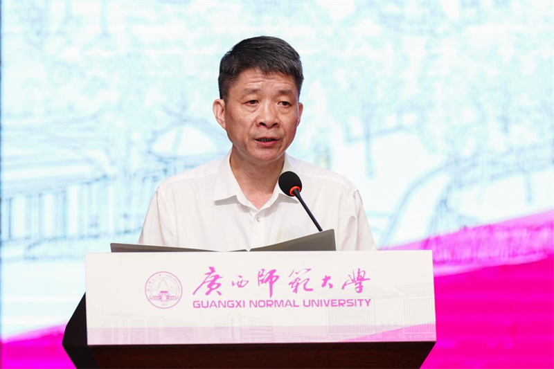 廣西師范大學(xué)校長，出版學(xué)院院長孫杰遠(yuǎn)主持開班式.jpg