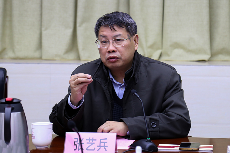 集團公司黨委書記、董事長張藝兵.jpg