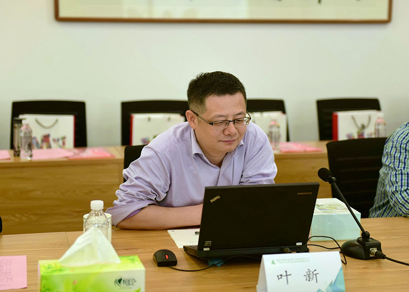 季羨林研究專家，北京印刷學(xué)院新聞出版學(xué)院編輯出版系教授、博士，中國編輯學(xué)會理事葉新發(fā)言（廖茹畫攝）.jpg