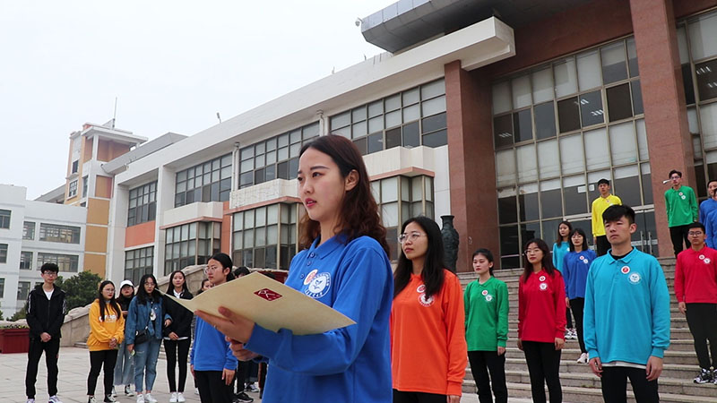 青島農(nóng)業(yè)大學快閃現(xiàn)場-王靖平攝.jpg