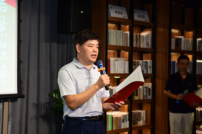 廣西師范大學(xué)校黨委常委、紀(jì)委書(shū)記莫坷致辭（李顯楊攝）.JPG