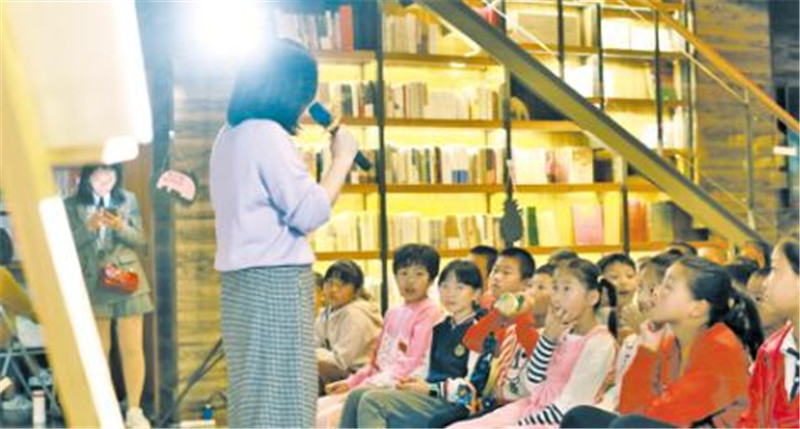 獨秀書房·旗艦店領(lǐng)讀人劇場讀劇會。 蔣正春 攝.jpg