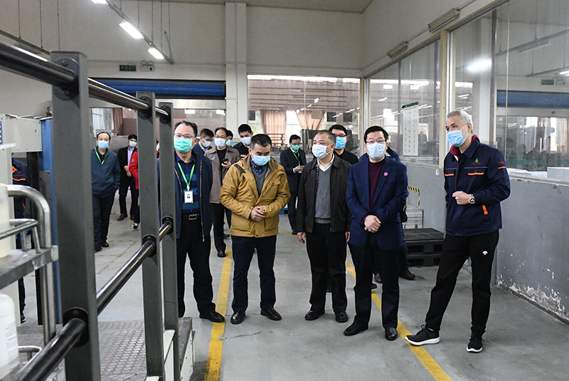 到出版社集團廣大印務公司印刷車間、裝訂車間查看02.jpg