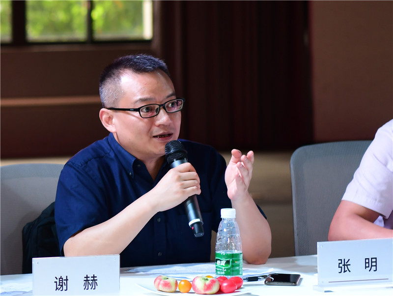 廣西師范大學(xué)出版社美術(shù)館館長、美術(shù)分社總編輯張明出席簽約儀式（秦念 攝）.JPG